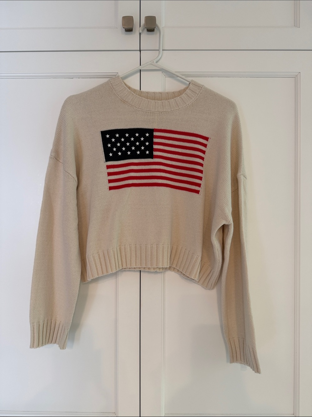 NWT Moon & Madison American Flag Knit Sweater | Cream Cropped Patriotic Pullover